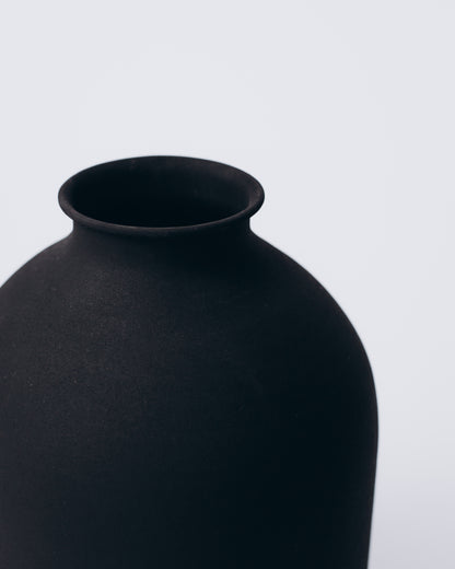 Arlo Iron Vase